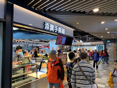 Coloured brown on the mtr map, the line in its current form, referred to as tuen ma line phase 1 (chinese: 接連屯馬線顯徑站街市翻新登場 設美食街方便居民搵食 | 星島日報