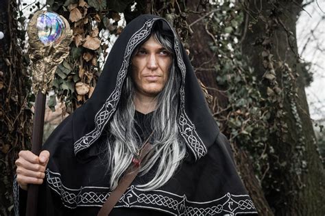 dragonlance s raistlin cosplays are masters of past present and future bell of lost souls
