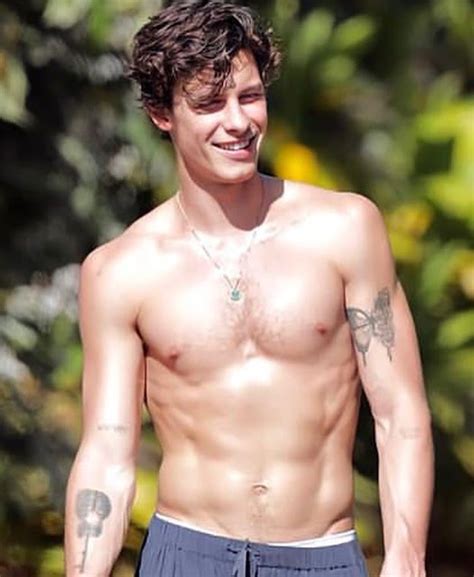 alexis superfan s shirtless male celebs shawn mendes shirtless walk with friends in hawaii