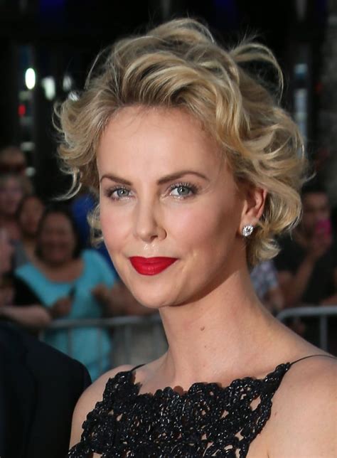 Charlize Theron Pictures Of Best Celebrity Hair And Makeup Looks This