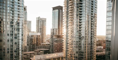 Average Condo Rents Fall In Toronto