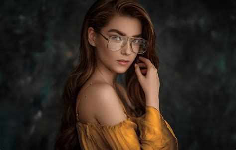 Wallpaper Look Girl Background Portrait Makeup Glasses Hairstyle