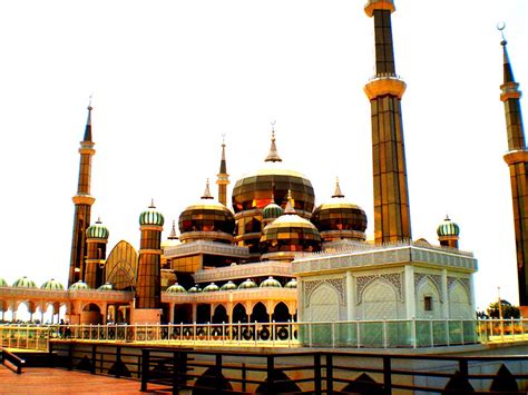 It is located on the island of wan man adjacent to the main river of terengganu. Masjid Kristal | Taman Tamadun Islam, Kuala Terengganu ...