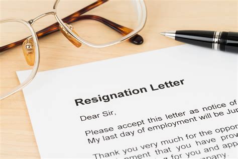 Surat resign atau surat pengunduran diri merupakan penyampaian niat untuk berhenti kerja kepada atasan atau perusahaan secara resmi. 20+ Contoh Surat Pengunduran Diri Yang Resmi Lengkap (2020)