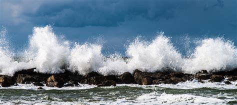 Photography Of Waves Crashing · Free Stock Photo