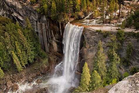 Usa Parks Waterfalls Scenery Yosemite Crag Trees