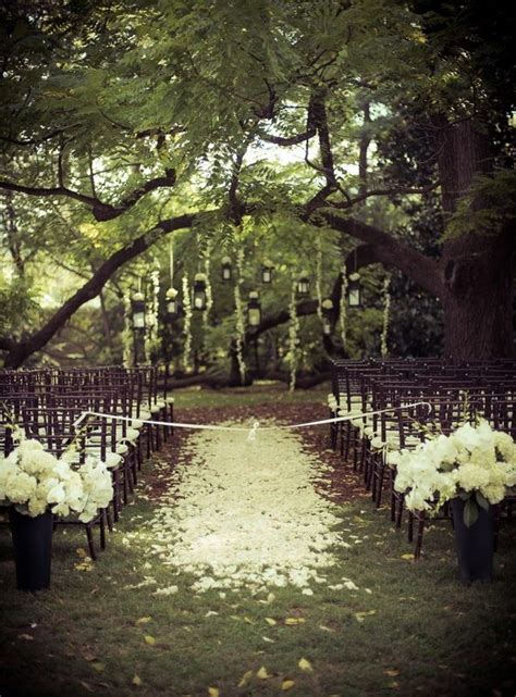 Vow Renewal Ideas Set The Scene With These Amazing Outdoor Wedding
