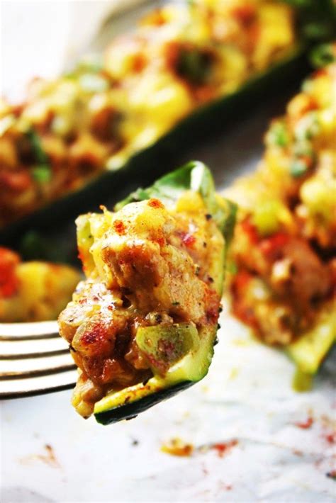 Sprinkle bread crumbs and remaining parmesan over filling in boats. Cheddar and Sausage Stuffed Zucchini Boats | Recipe | Healthy recipes, 21 day fix meals, Sausage ...