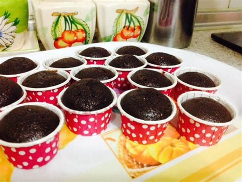 Yang itu kuantiti lebih sedikit, dan lebih cepat. Cara Buat Cup Cake Coklat Moist Dengan Sukatan Cawan ...