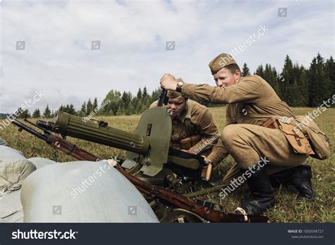 Soviet Soldiers Loading Maxim Machine Gun Stock Photo 1050598727