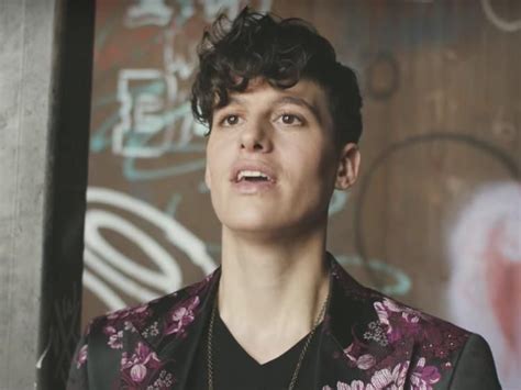 Androgynous Model Rain Dove Shares Her Story In New Campaign For Dove