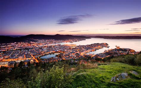 Bergen Norway One Of The Most Beautiful Countries In The World The Magnificent Fjords Mountains