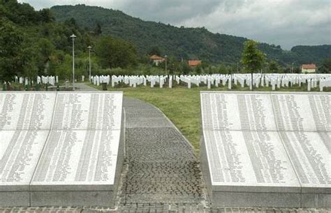 The serbians won a military victory but with highly negative. Srebrenica - Canon van Nederland
