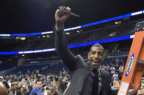 Kevin Ollie unveils new Kevin’s Court; optimistic about coming season
