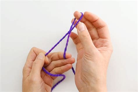 How To Finger Knit Easy Finger Knitting Instructions