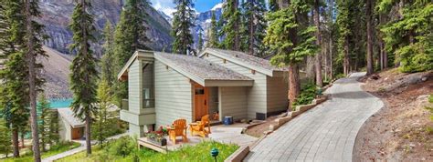 Deluxe King Cabin Accommodations Moraine Lake Lodge In Banff Lake