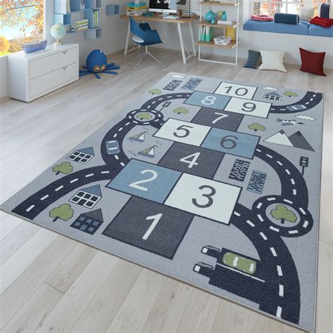 Die teppiche speziell für kinder unterscheiden sich gleich mehrfach von normalen teppichen. Kinder-Teppich Hüpfkästchen Spiel-Straßen Grau | teppichmax