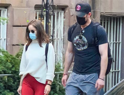 Chris Evans And Girlfriend Alba Baptista Hold Hands In First Pda Photos News And Gossip