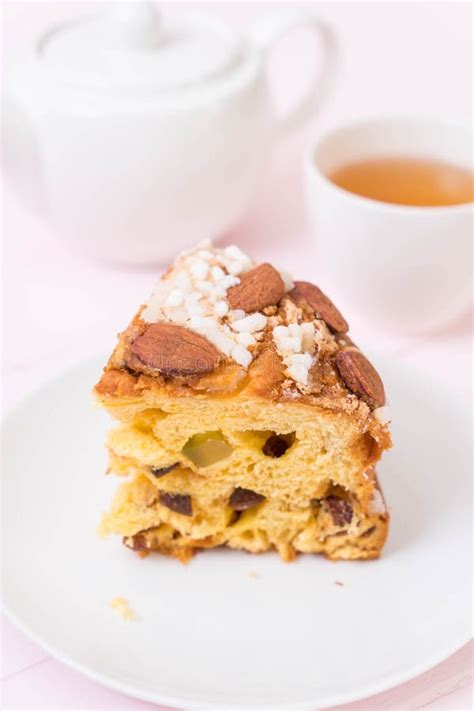 Torta Del Pan De Pasa Con La Almendra Foto De Archivo Imagen De Fruta Cinamomo