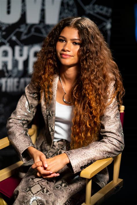 Zendaya Displays Her Natural Hair And Her Curls Are Everything Capital