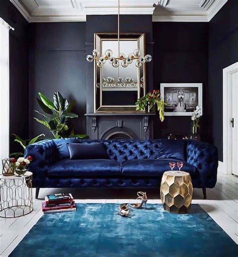 28 Gorgeous Living Rooms With Black Walls That Create Cozy Drama
