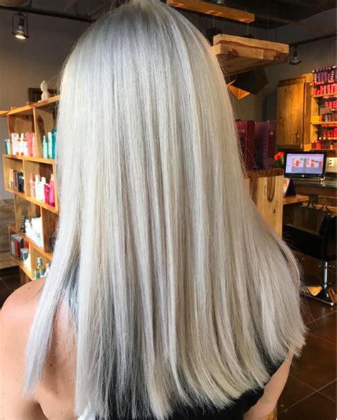 Blonde balayage work amazingly well with a short hairstyle as well. Hair Essentials for Blonde Hair