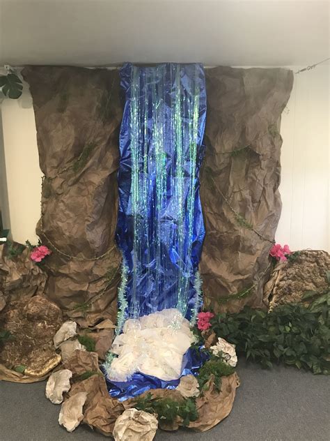 Easy To Make Waterfall Great For Vbs Craft Paper Crumbled Spray
