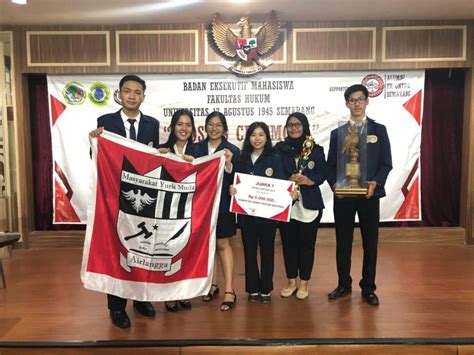 Mahasiswa Fh Raih Juara I Debat Hukum Di Semarang Universitas