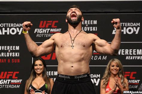 Ufc Fight Night 93 Pre Fight Facts Inside The Numbers For Clash Of Former Heavyweight Champs