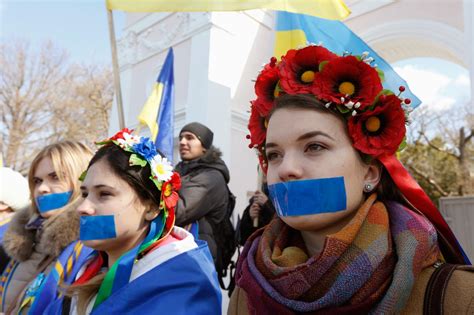 Ex Ukrainian President Inviting Russia Into Crimea Was ‘wrong