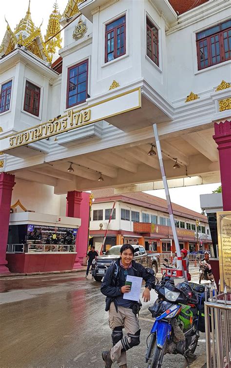 Theo báo người lao động (www.nld.com.vn). "Phượt thủ" Trần Đặng Đăng Khoa kỉ niệm 1000 ngày vòng ...