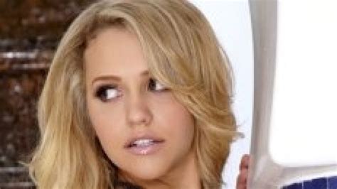 Mia Malkova Body Measurements Height Weight Eye Color