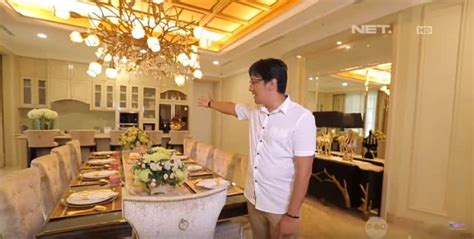 Garasi rumah andre taulany dinamai dengan 'papalova'. 8 Desain Interior Rumah Andre Taulany yang Bisa Dijadikan ...