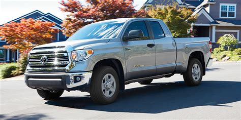 The gas tank on the 2010 toyota tundra holds 26.4 gal. Increase Fuel Economy in your 2016 Toyota Tundra with These Tips | Findlay Toyota