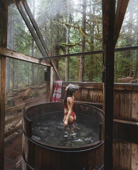 Pin by 𝕬𝖑𝖊𝖘 𝕳𝖔𝖙𝖐𝖔 on home in Hot tub Outdoor Cozy place