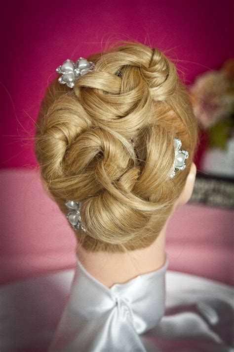We have gathered easy hairstyles for short hair, medium hair, and long hair, just find the right one for yourself! 193 best Do It Yourself Updos images on Pinterest | Hair ...