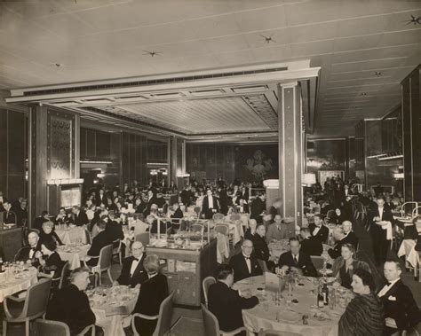 She first entered service in 1940 as a. Dining passengers on the Queen Elizabeth (1940) | Rms ...