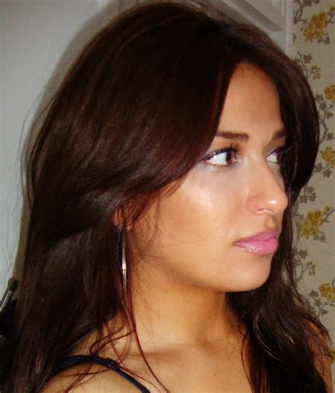Therefore, does henna dye gray hair or not? B U B B L E G A R M: Chocolate...