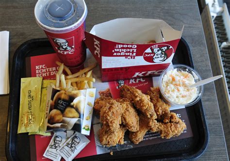 Select a coupon in the app or just say the coupon number to the cashier at the checkout. تفاصيل مطعم كنتاكي kFC