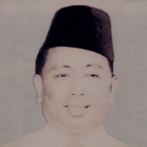 The memorial was built on the place of the islam cemetery of kampung ulu/ulu seberang in putatan. Ketua-ketua Menteri | Bahagian Kabinet dan Dasar, Jabatan ...