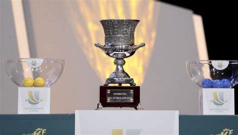 الدولي الإيطالي المخضرم جيانلويجي بوفون، حارس مرمى يوفنتوس، يشغل المركز التاسع في قائمة ترتيب الكرة الذهبية. كأس السوبر الإسباني.. القرعة الاستثنائية تكشف عن مواجهتي نصف النهائي