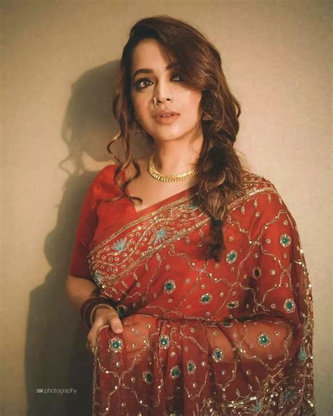 South Indian Actress Bhavana In Saree Exclusive Latest Hot Photos Hot
