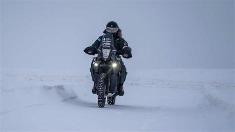 12 Cold Weather Motorcycle Gear Best For Winter Travel