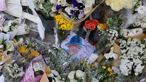 Queen Elizabeth Ii Begins Solemn Final Journey Trendradars Uk