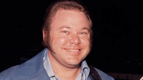 That Time When Country Guitarist Roy Clark Proved He Was A Classical