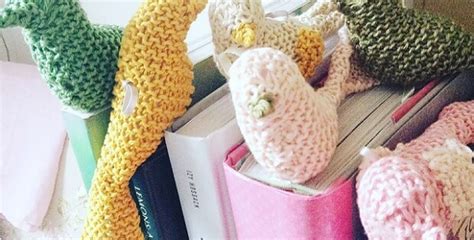 There are over 1000 patterns that you can easily download at the click of a button, including stunning designs from top brands such as. Knitted Bookmark Birds FREE Knitting Pattern