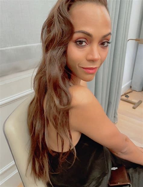 how zoe saldana got perfect waves for the london premiere of avatar the way of water vogue