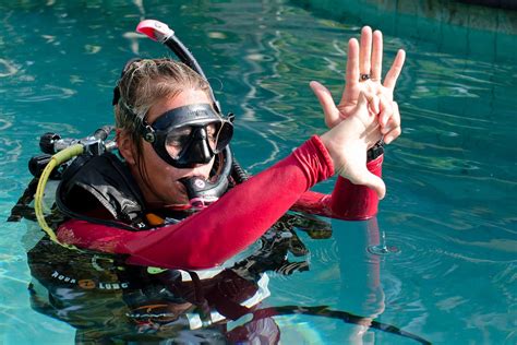 PADI Scuba Diver Course | Ceningan Divers | Scuba Diving Courses