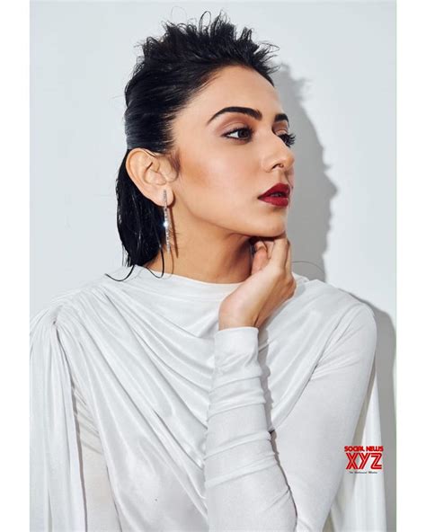 Actress Rakul Preet Singh Glam Stills From Nykaa Femina Beauty Awards 2020 Social News Xyz