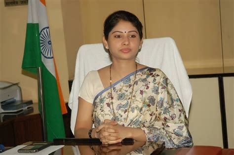 Smita Sabharwal Ias First Lady Ias Appointed To Chief Minister Office
